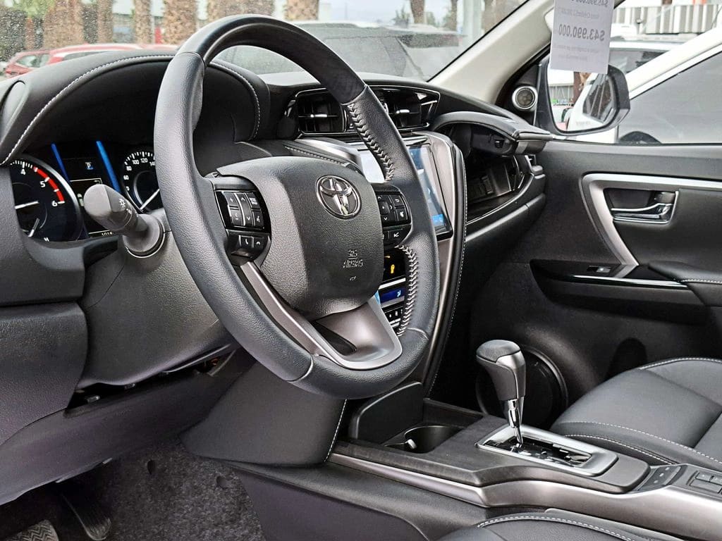 2026 TOYOTA FORTUNER NEW - Miniatura 6