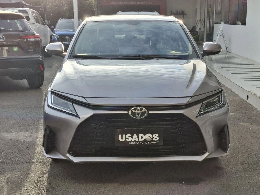 2024 Toyota Yaris 1.5 - Miniatura 2