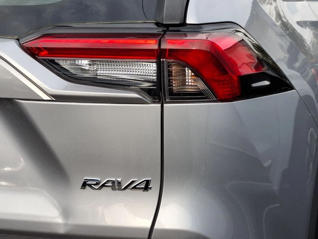 2024 Toyota RAV4 2.0 - Miniatura 2