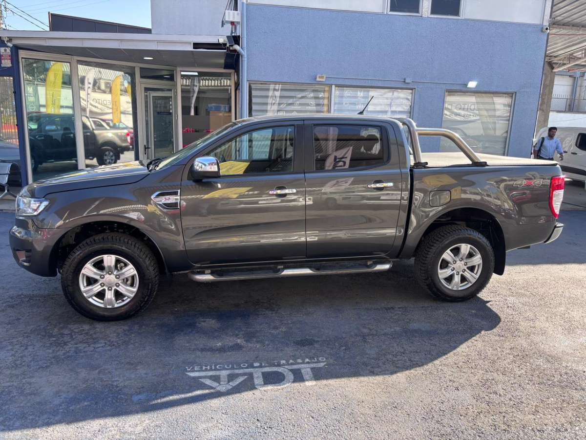 2023 Ford RANGER DCAB 4X4 3.2 AUT Gris - Miniatura 5