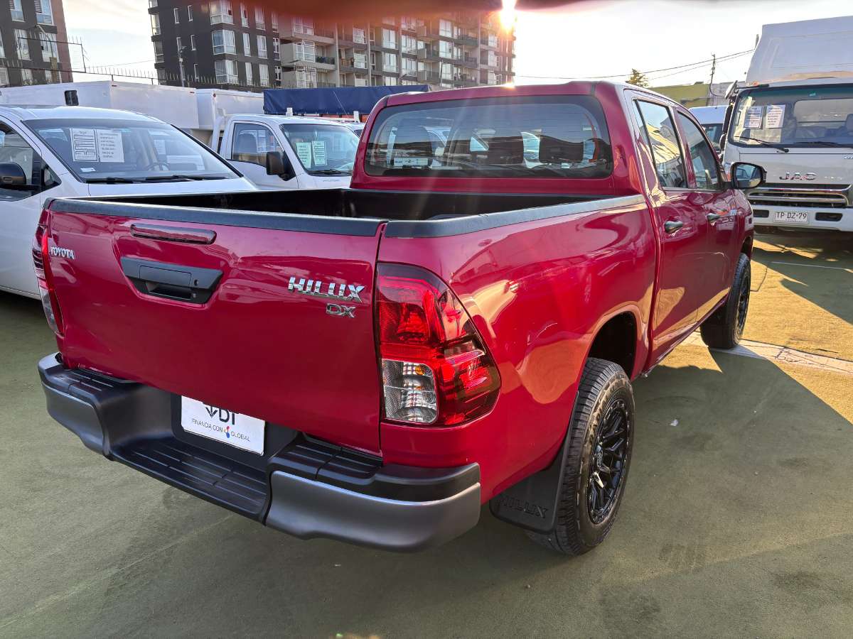 2023 Toyota HILUX DOBLE CABINA 2.4 DOBLE ROJO BURDEO METALICO - Miniatura 8