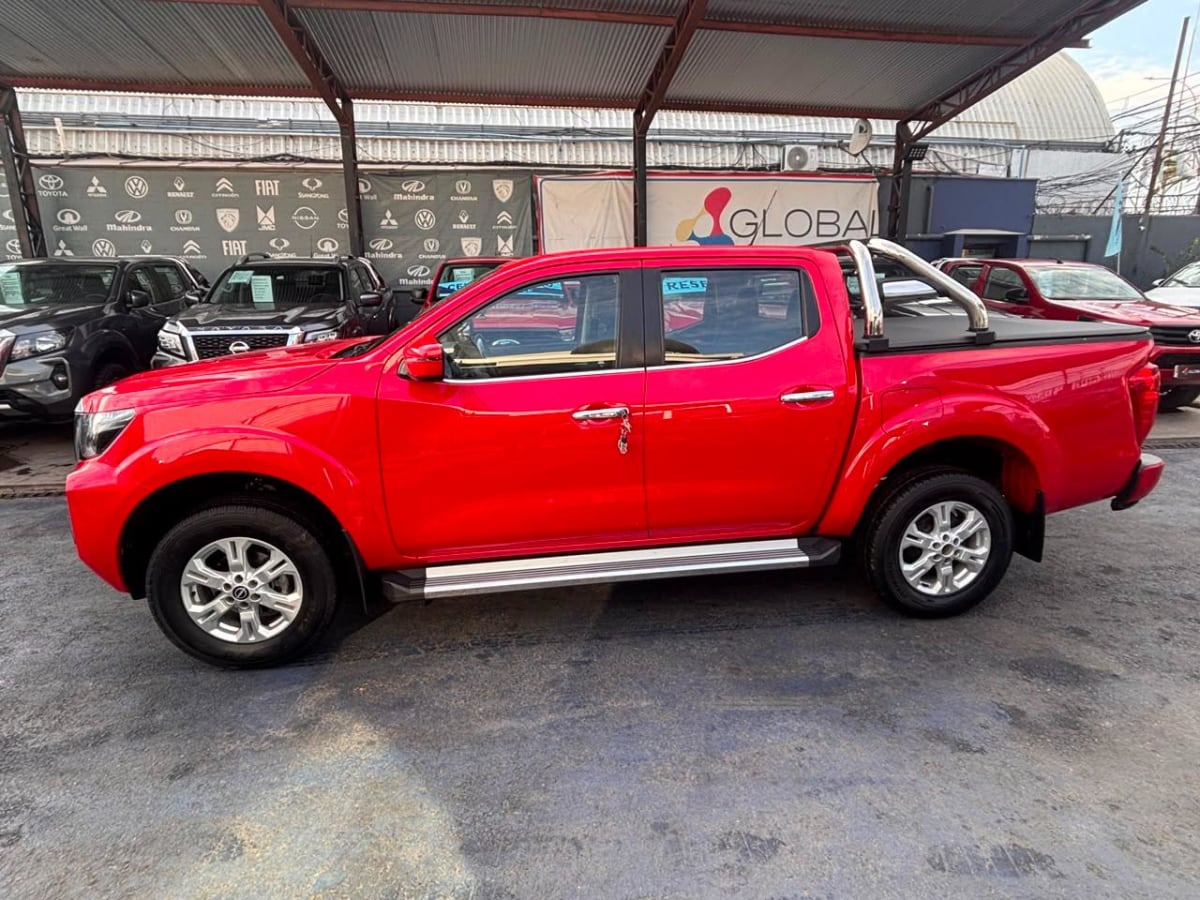 2023 Nissan Navara Blanco - Miniatura 4