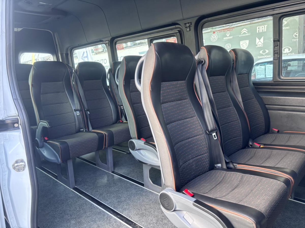2025 Mercedes-Benz Sprinter Blanco - Miniatura 10