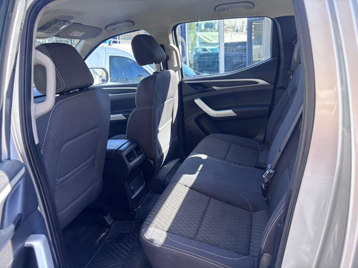 2022 Maxus T60 DCAB 4X4 2.8 Plata - Miniatura 9