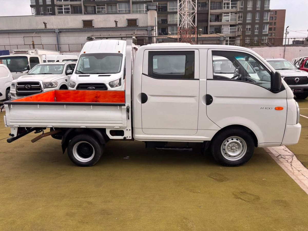 2022 Hyundai Porter Blanco - Miniatura 5