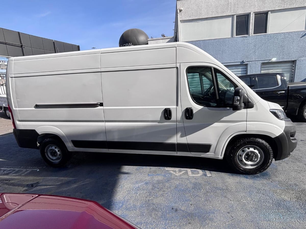 2025 Peugeot Boxer Blanco - Miniatura 4