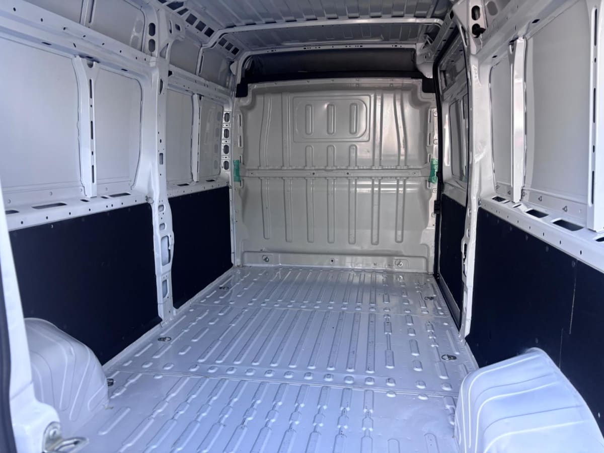 2025 Peugeot Boxer Blanco - Miniatura 9