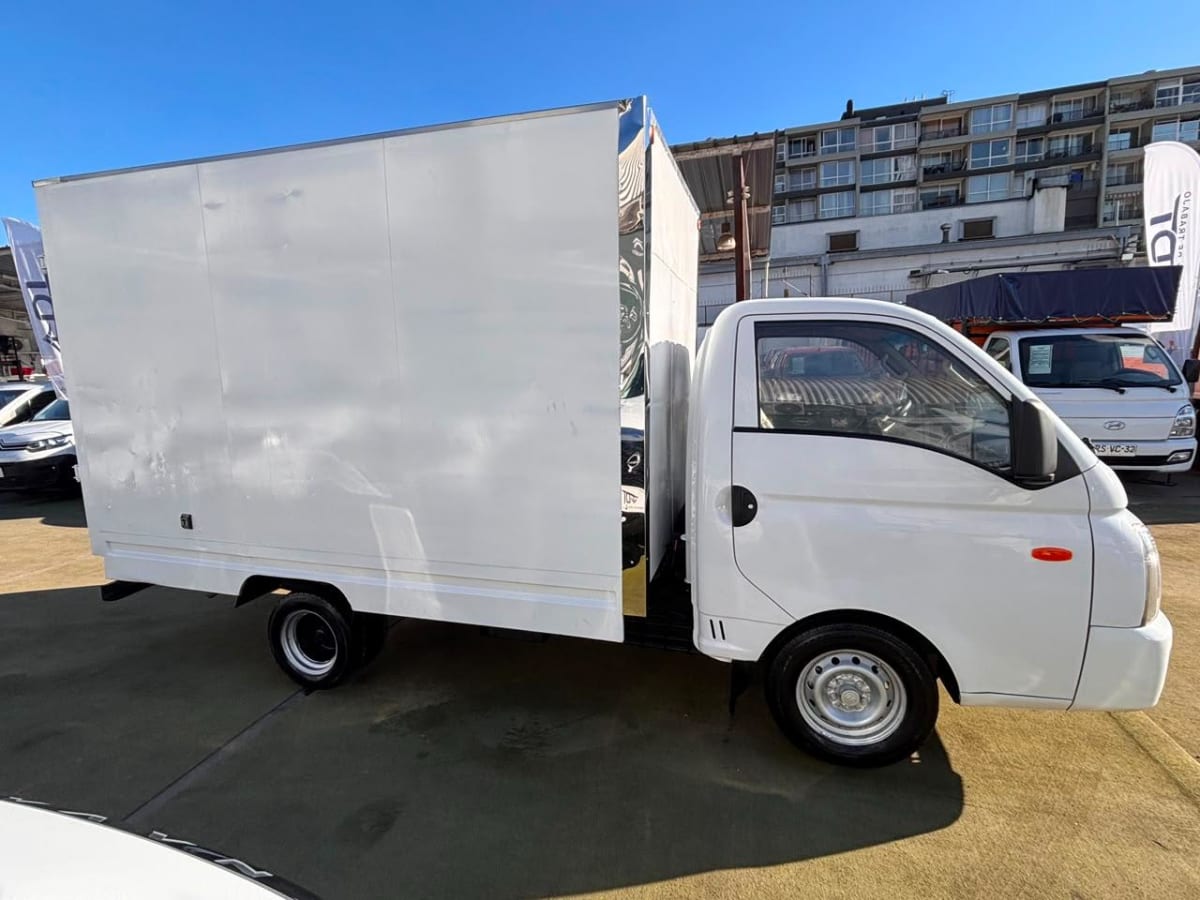 2022 Hyundai PORTER Blanco - Miniatura 5