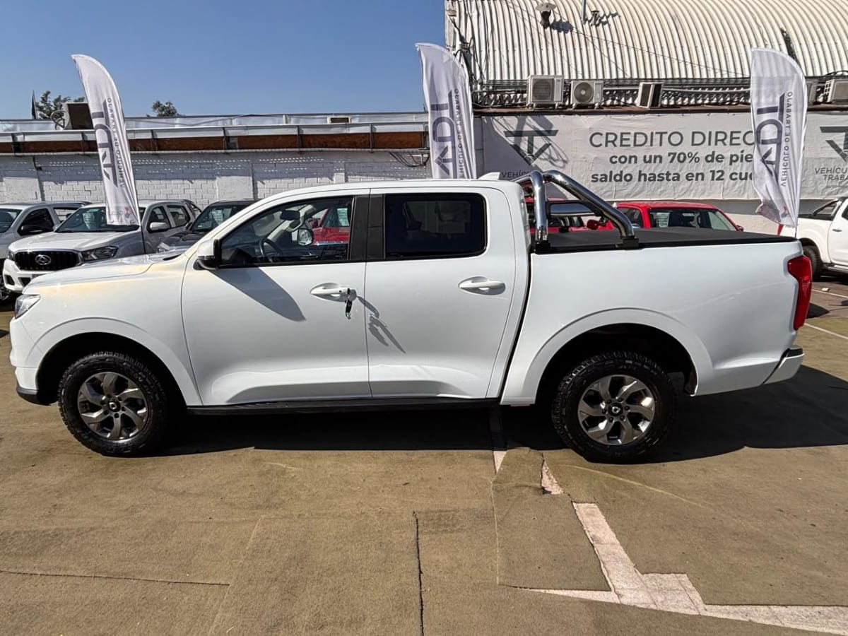2024 Great Wall POER MT 4X4 2.0 MT blanco - Miniatura 5