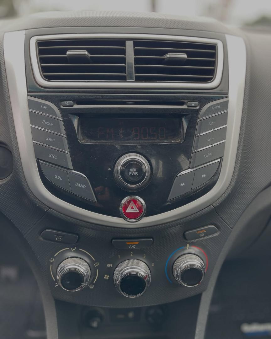 2018 JAC J4 Comfort Plata - Imagen 1