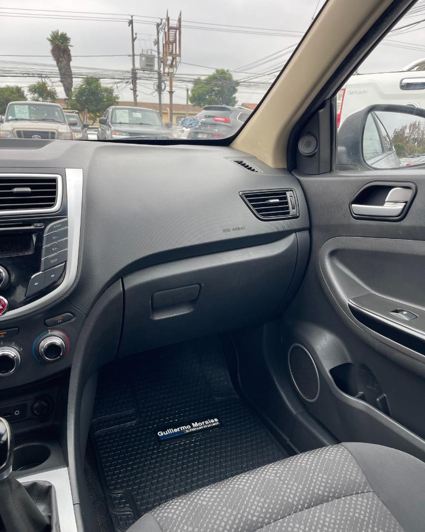 2018 JAC J4 Comfort Plata - Miniatura 4