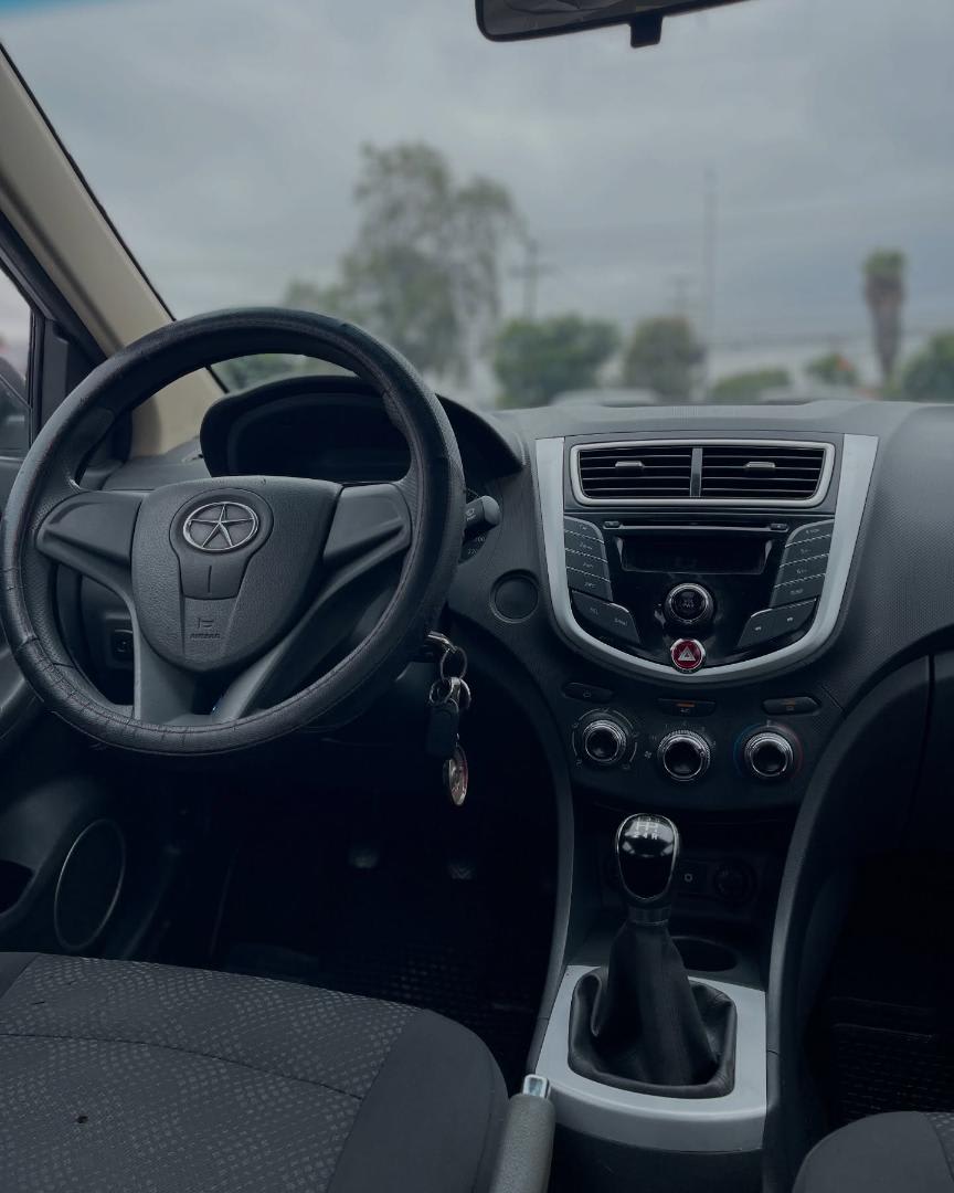 2018 JAC J4 Comfort Plata - Miniatura 6
