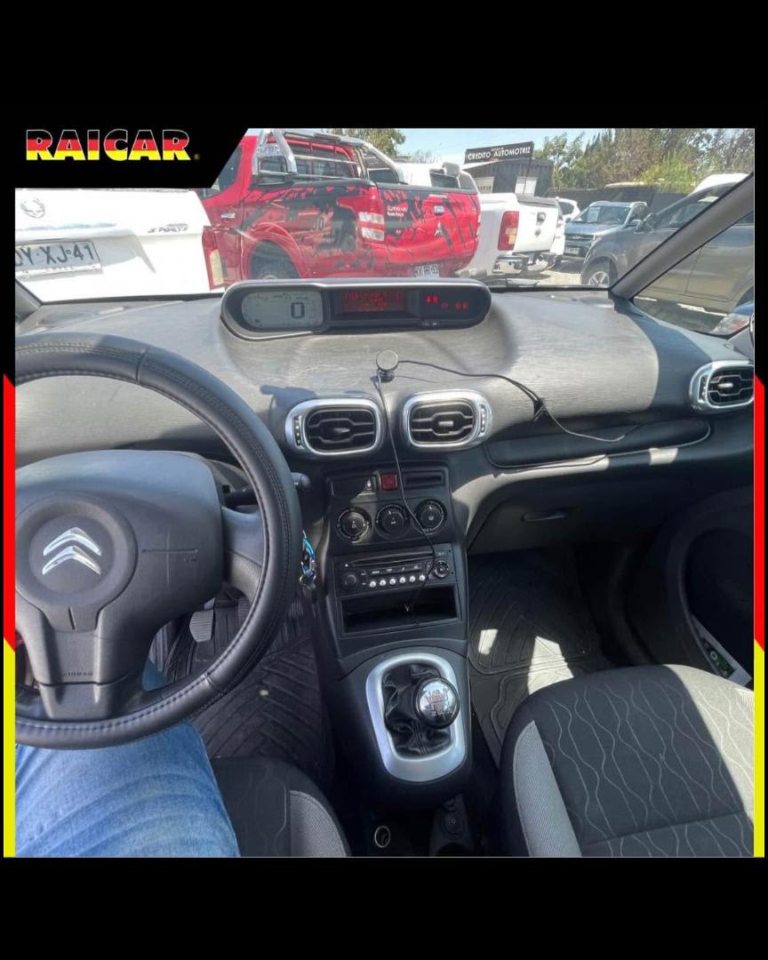 2014 Citroën C3 Exclusive Rojo - Miniatura 3