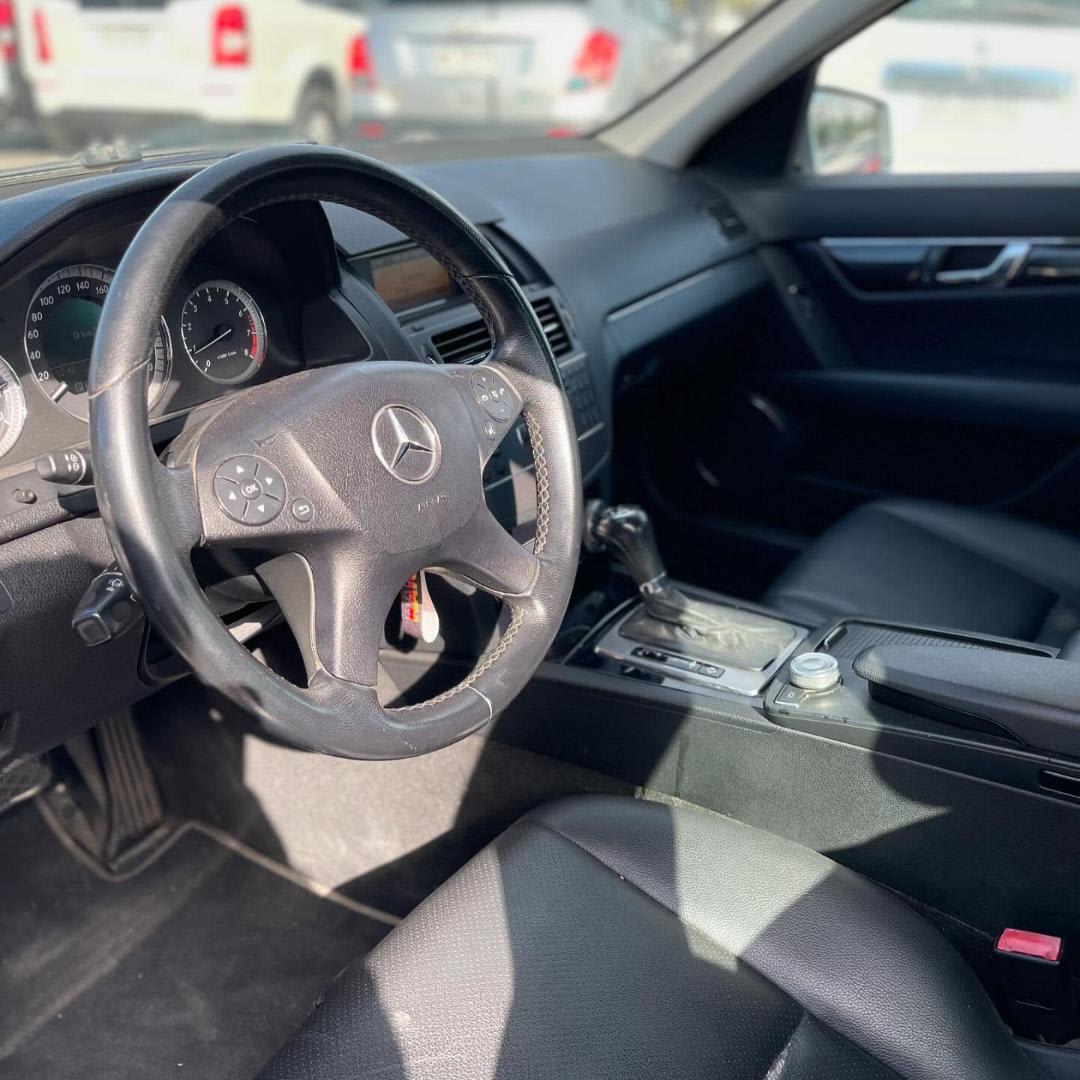 2010 Mercedes-Benz C180 1.8 Gris - Miniatura 3