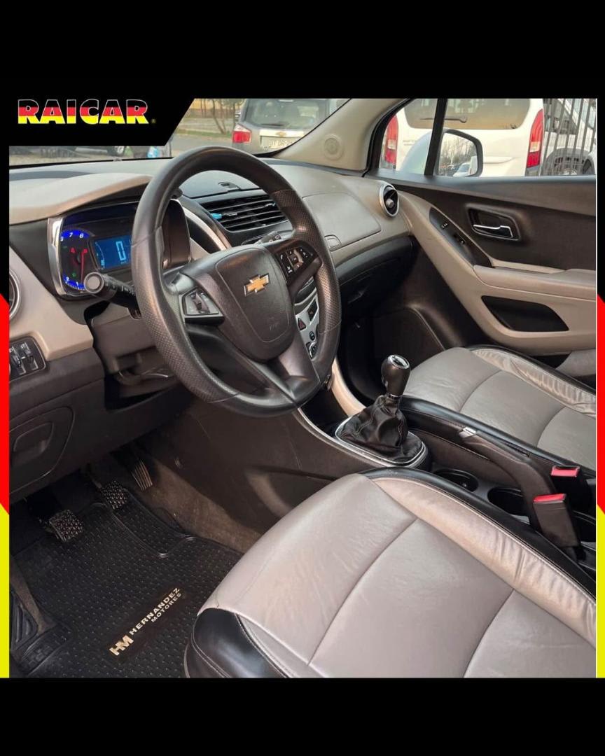 2014 Chevrolet Tracker LS Plata - Miniatura 6