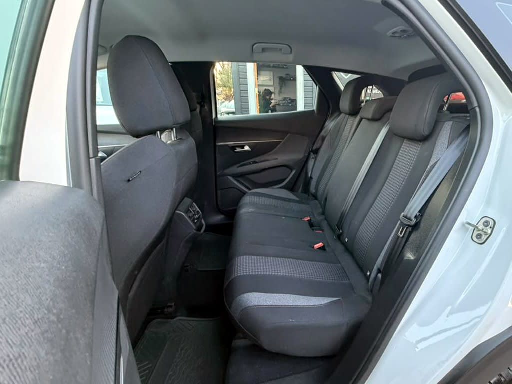 2022 Peugeot 3008 1.5 - Miniatura 6