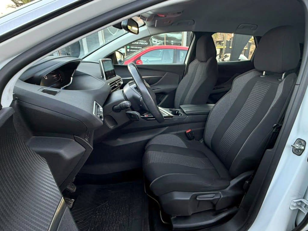2022 Peugeot 3008 1.5 - Miniatura 10