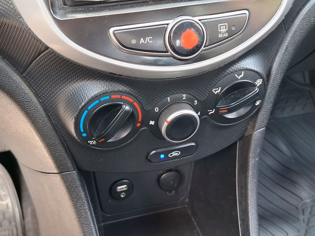 2020 Hyundai ACCENT AAA - Miniatura 10