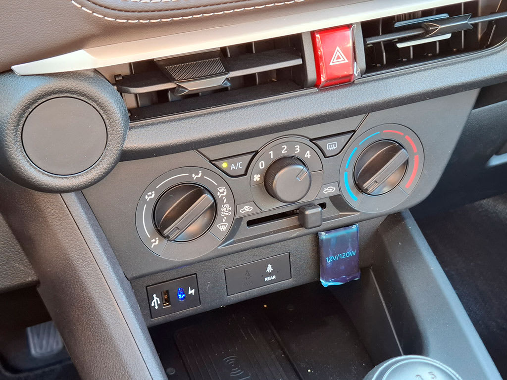 2026 Toyota YARIS 1.5 - Miniatura 8