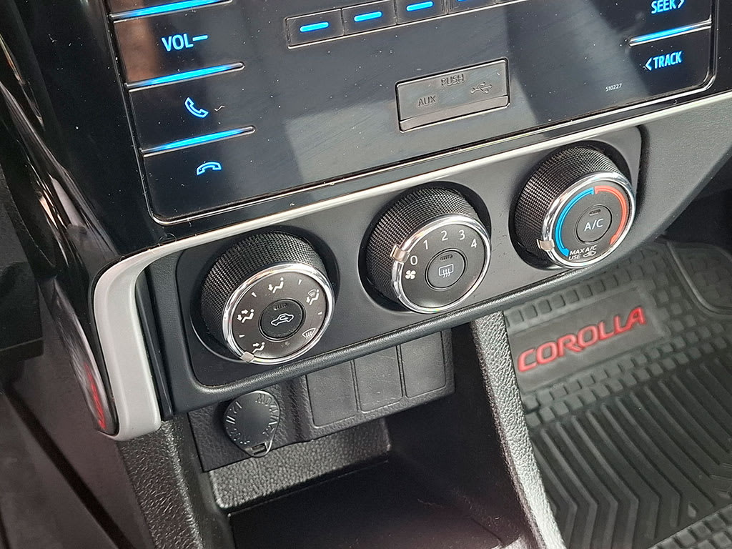 2017 Toyota COROLLA 1.8 - Miniatura 8