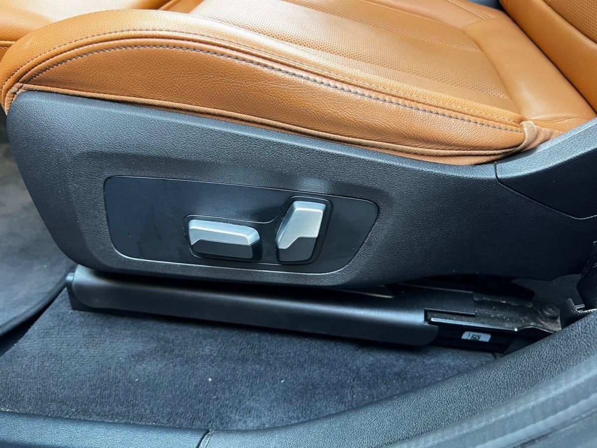 2022 BMW X4 20D Blanco - Miniatura 3