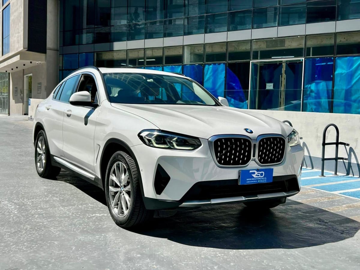 2022 BMW X4 20D Blanco - Miniatura 4