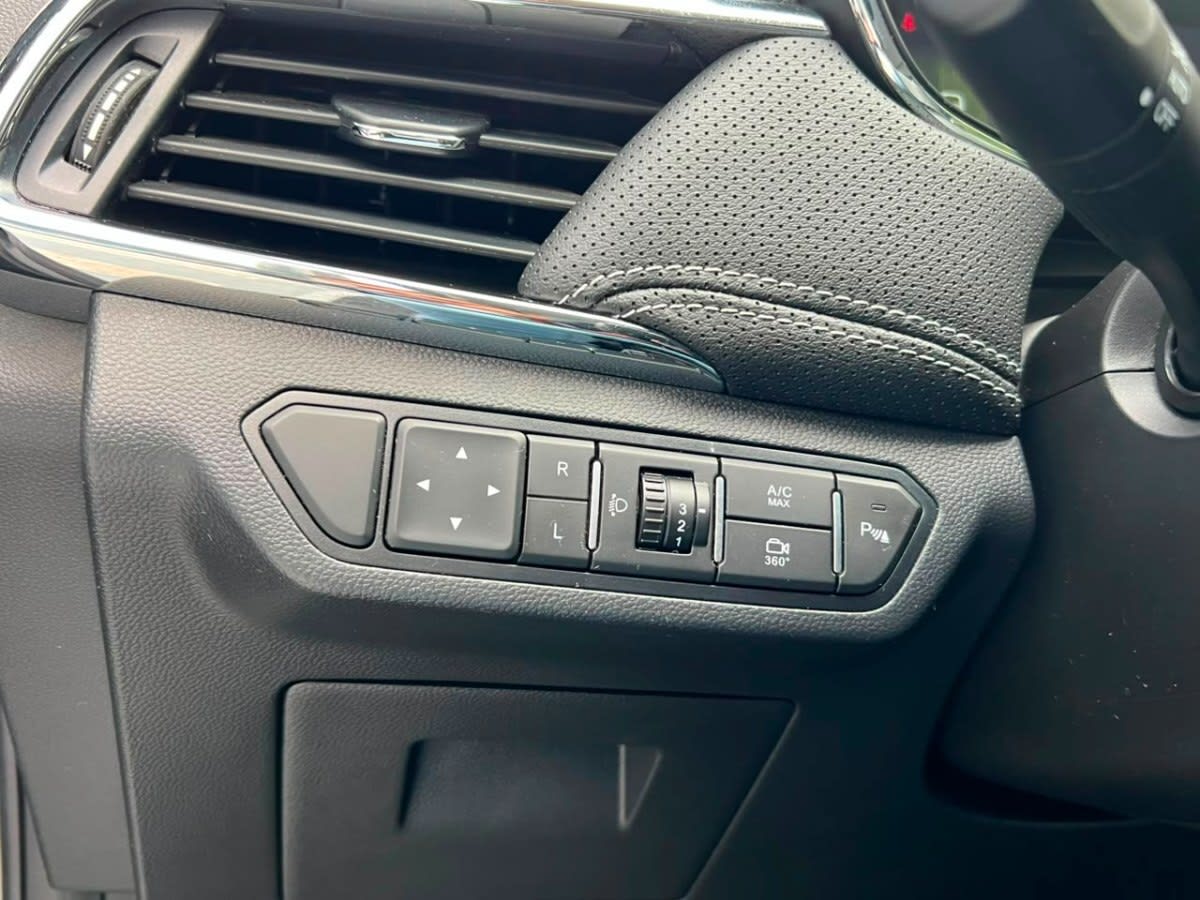 2024 Chevrolet CAPTIVA PREMIER Gris - Miniatura 5