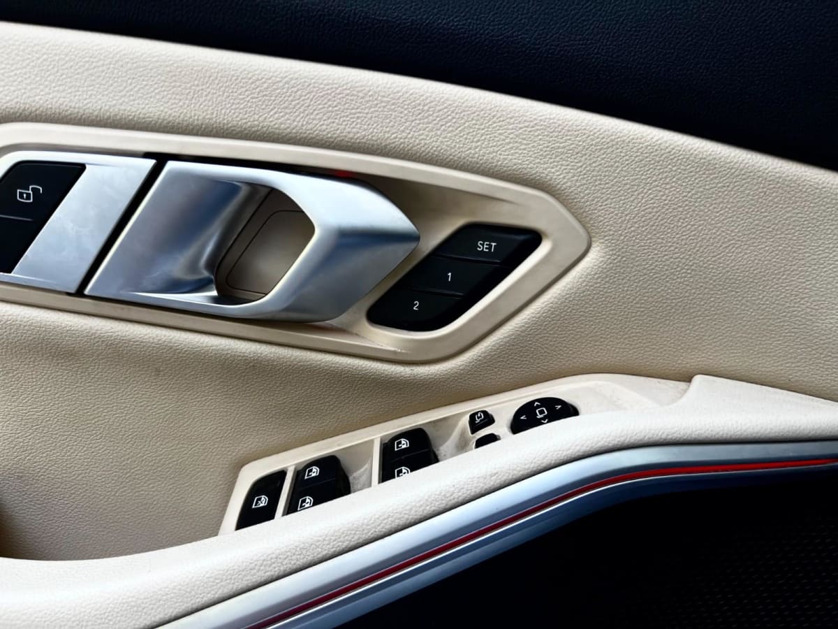 2023 BMW 320 2.0 Blanco - Miniatura 3