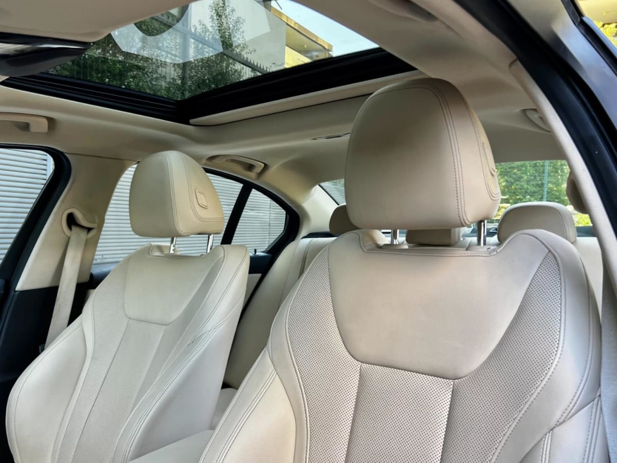 2023 BMW 320 2.0 Blanco - Miniatura 6