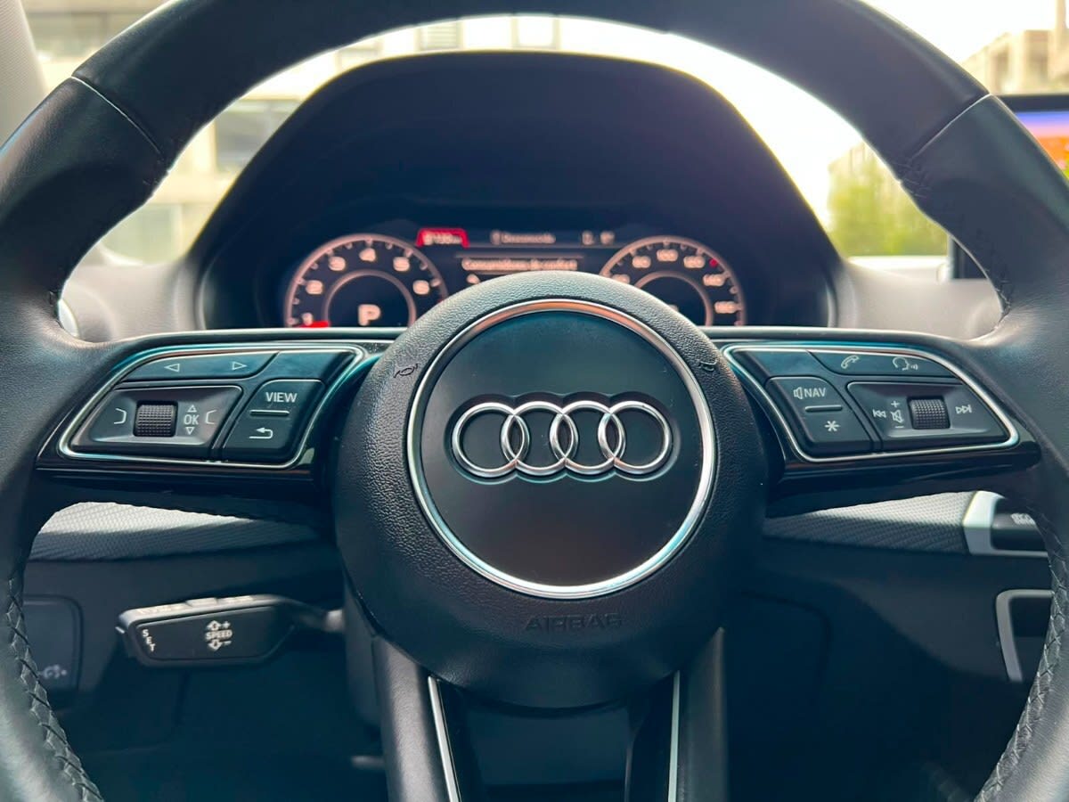 2022 AUDI Q2 35 - Miniatura 2