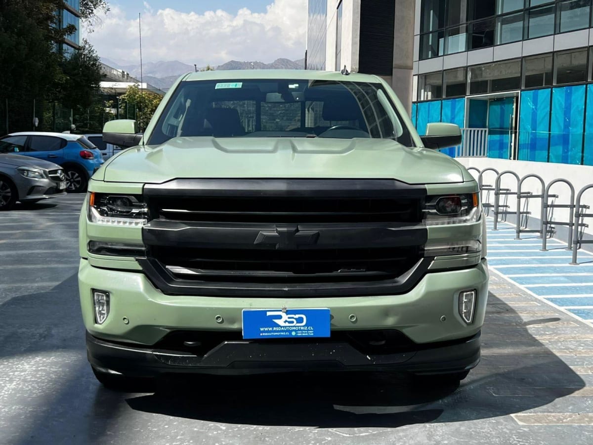2018 Chevrolet SILVERADO LTZ Verde - Miniatura 7