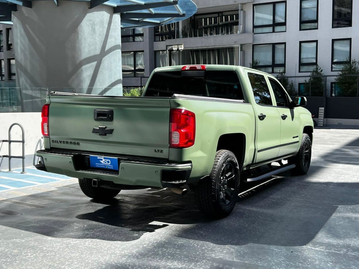 2018 Chevrolet SILVERADO LTZ Verde - Miniatura 10
