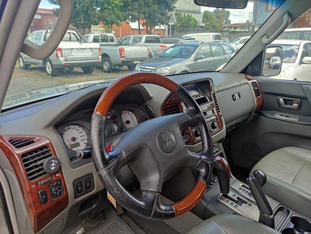 2005 Mitsubishi MONTERO 3.8 - Miniatura 10
