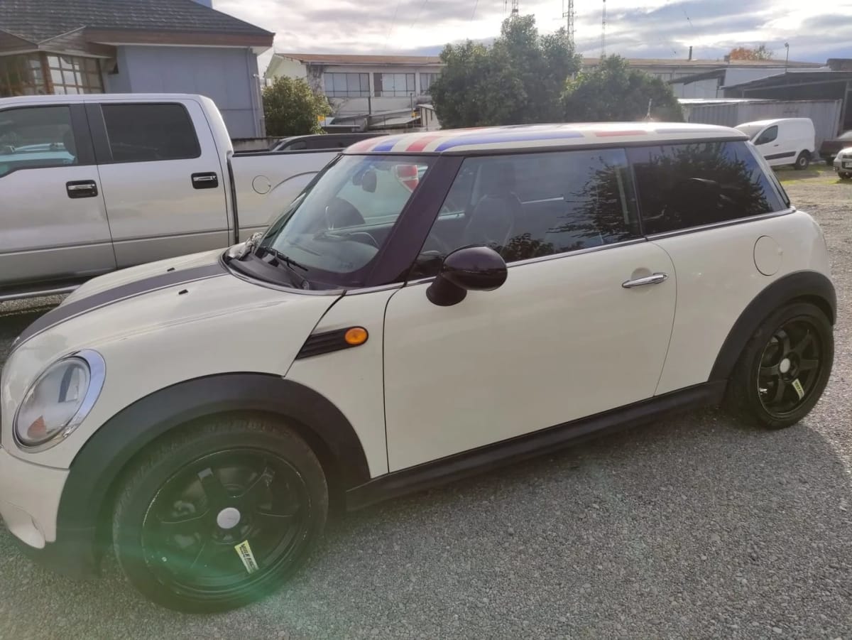 2010 MINI BMW MINI COOPER 2.0 - Miniatura 2