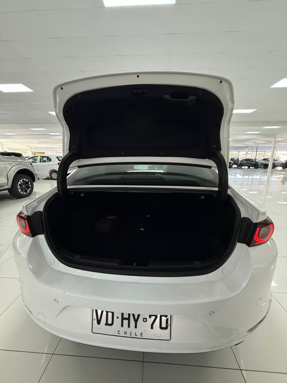 2025 Mazda Mazda3 SEDAN Blanco - Miniatura 7