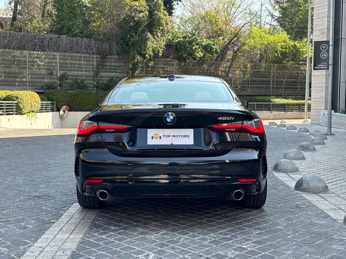 2023 BMW 420I Negro - Miniatura 5