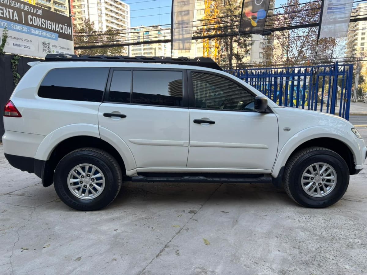 2014 Mitsubishi MONTERO SPORT SPORT - Miniatura 4