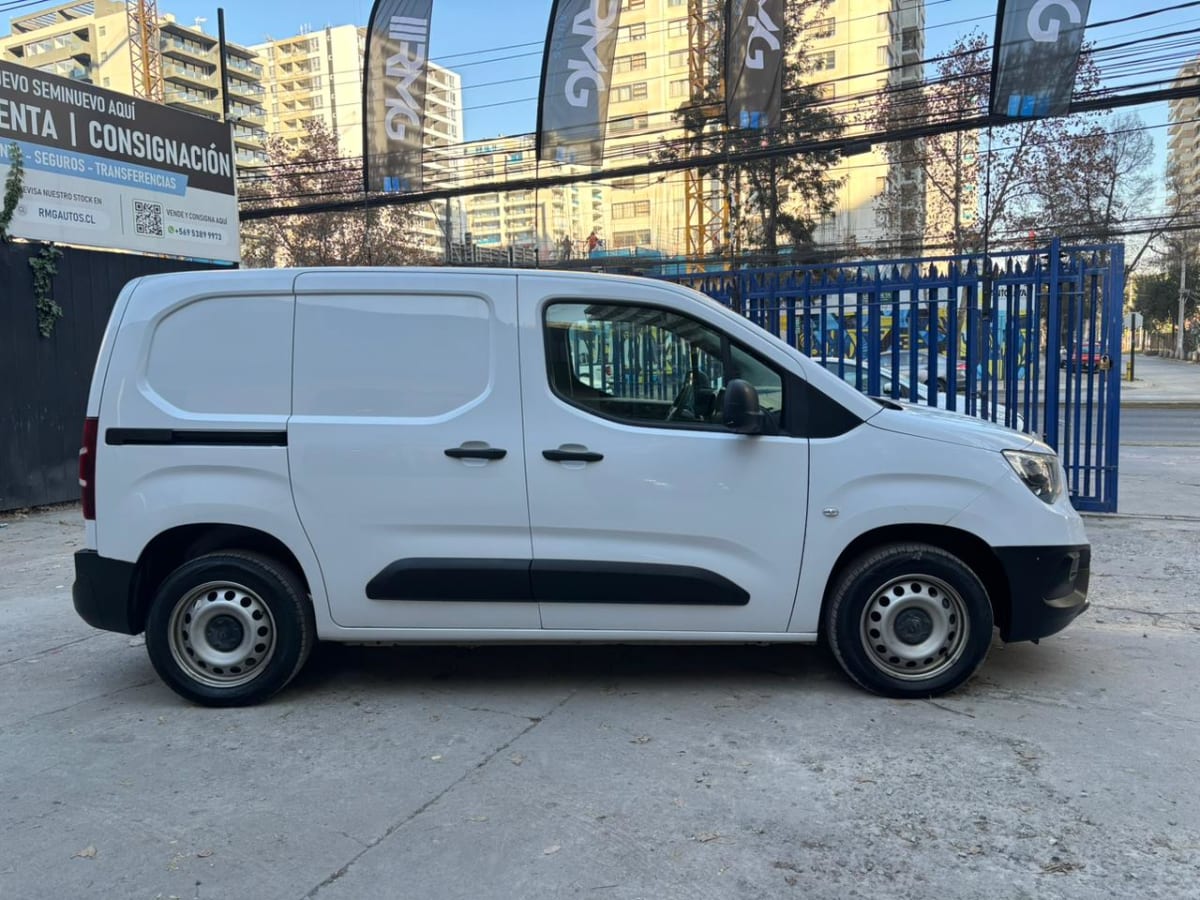 2024 OPEL COMBO 1.5 - Miniatura 4