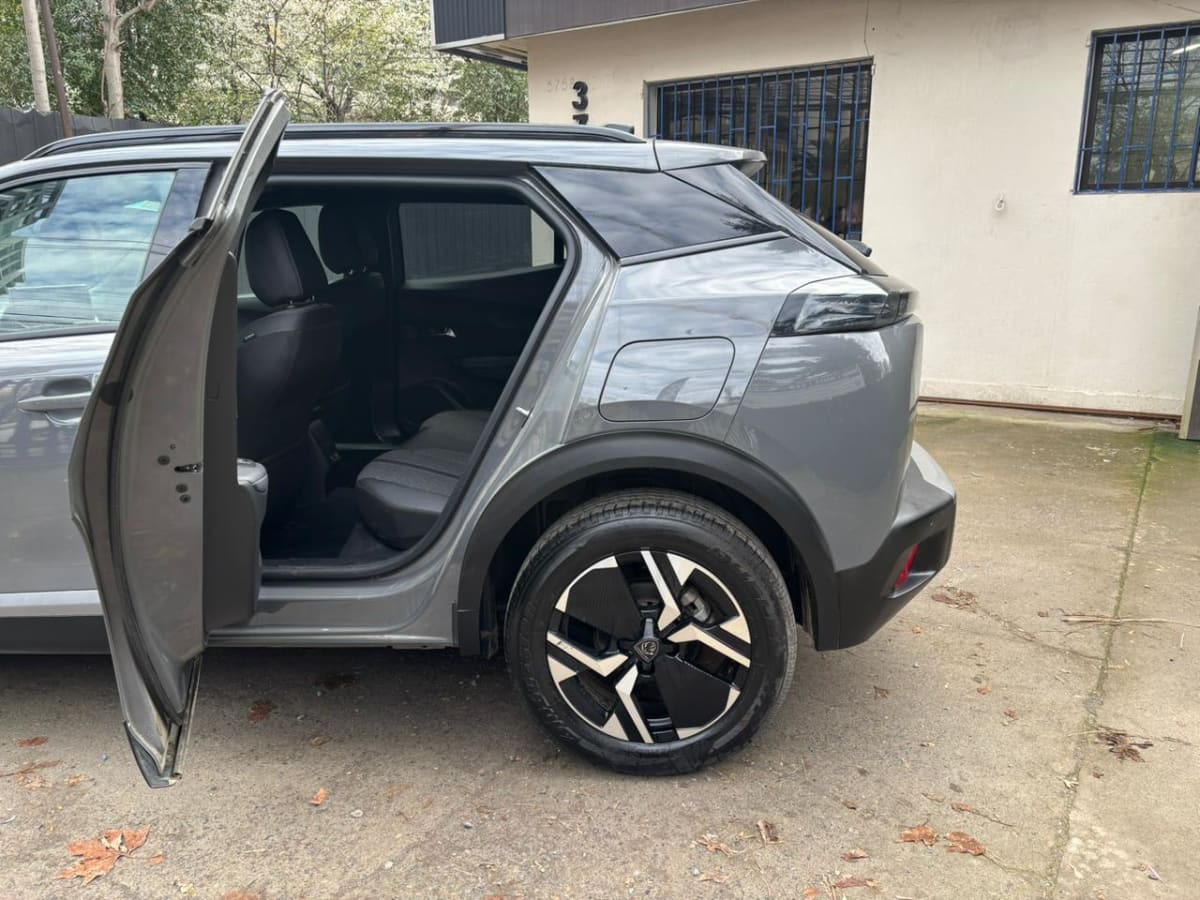 2024 PEUGEOT 2008 1.5 - Miniatura 10