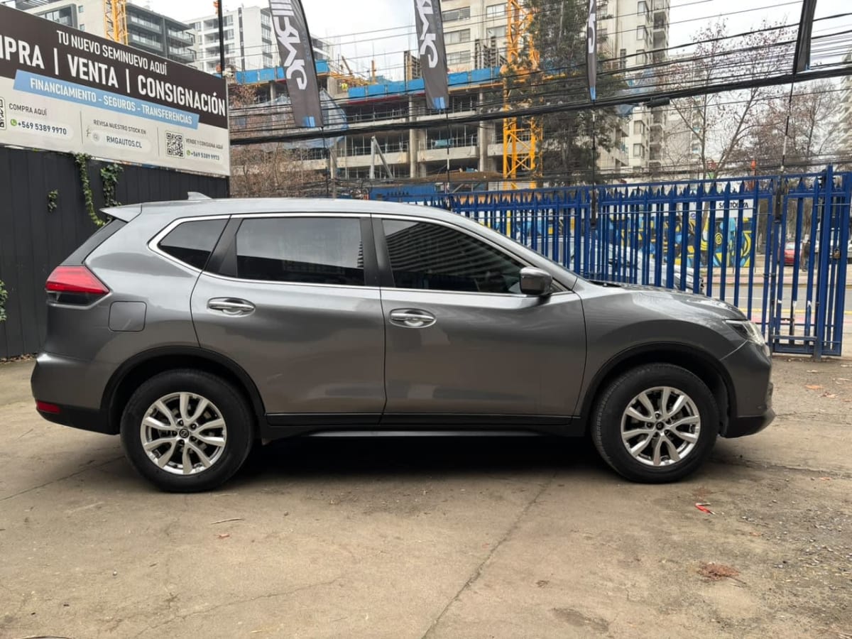 2022 Nissan XTRAIL 2.5 - Miniatura 4