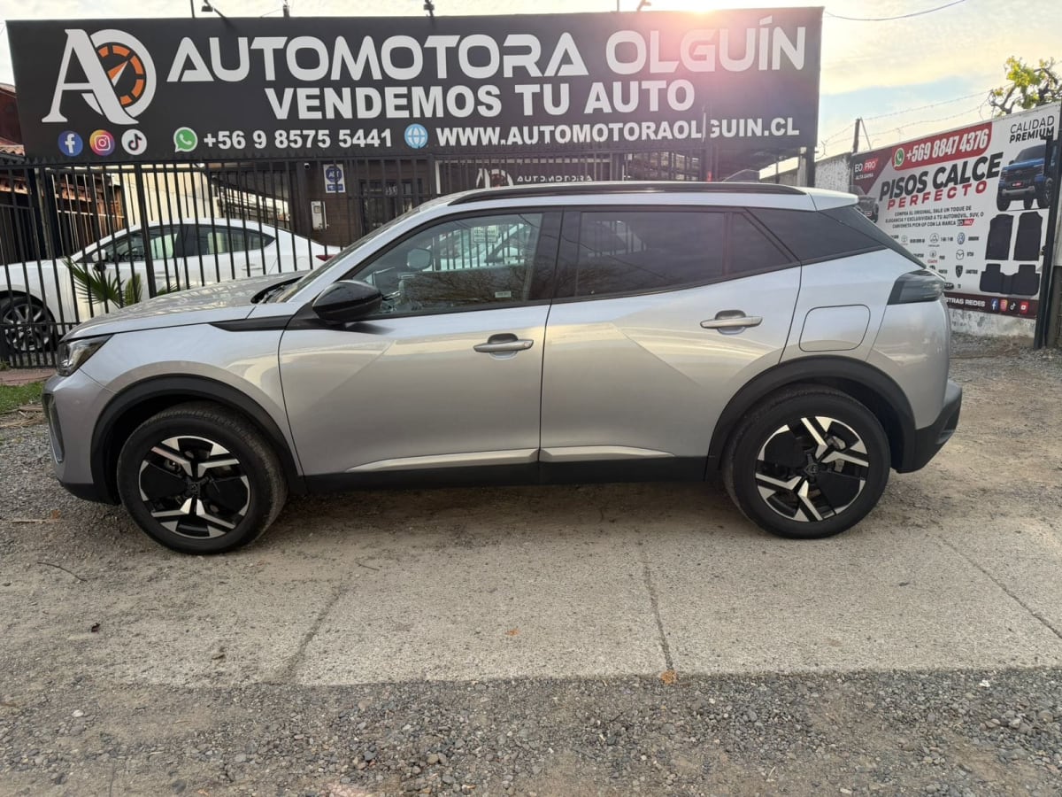 2024 Peugeot 2008 BLUE HDI 130 EAT8 1.5 AUT DIESEL Gris - Miniatura 4