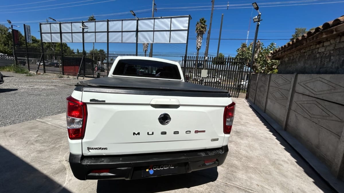2021 SsangYong GRAND MUSSO 2,2 AUT GRAND Blanco - Miniatura 6