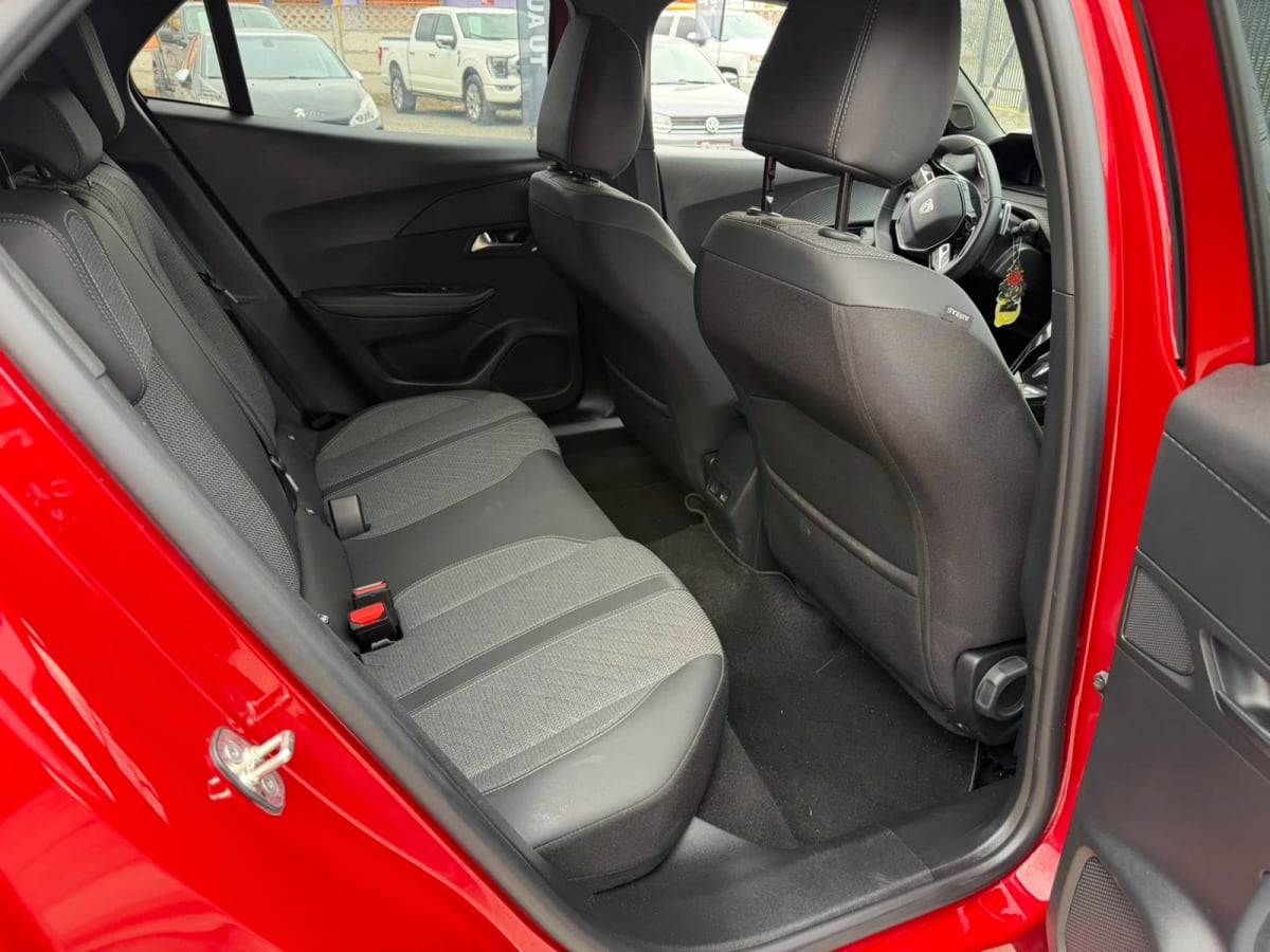 2025 Peugeot 2008 ALLURE HÍBRIDO AUT Rojo - Miniatura 8