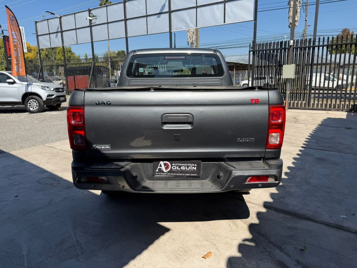 2022 JAC T8 CE 2.0 MT 6 Gris - Miniatura 6