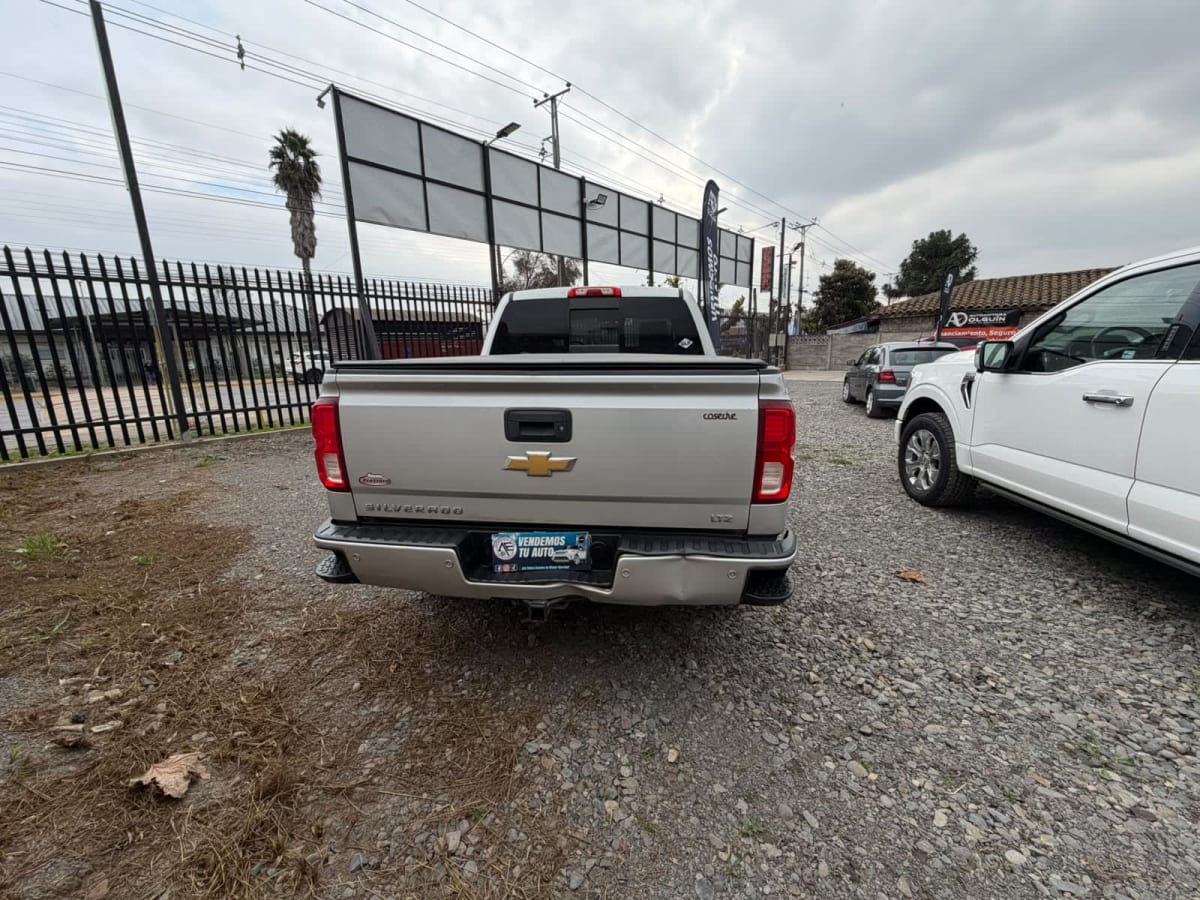 2018 Chevrolet SILVERADO LTZ 5.3 V8 GLP Beige - Miniatura 6