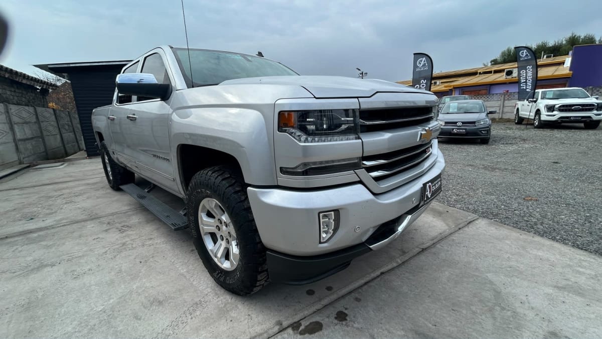 2018 Chevrolet SILVERADO LTZ 5.3 V8 GLP Beige - Miniatura 10