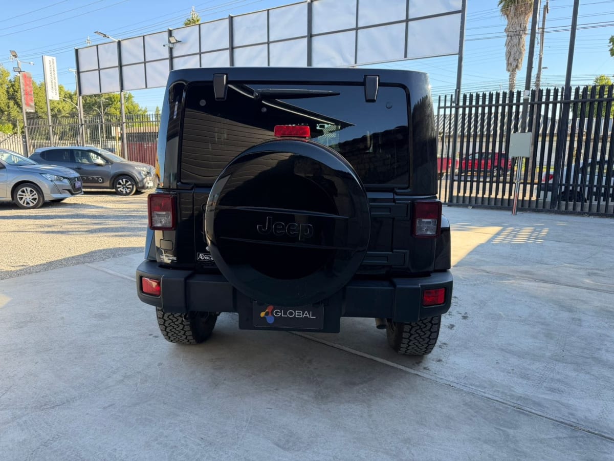 2016 Jeep Wrangler Unlimited Sahara 2.8 Diésel 4x4 Automático WRANGLER Negro - Miniatura 3