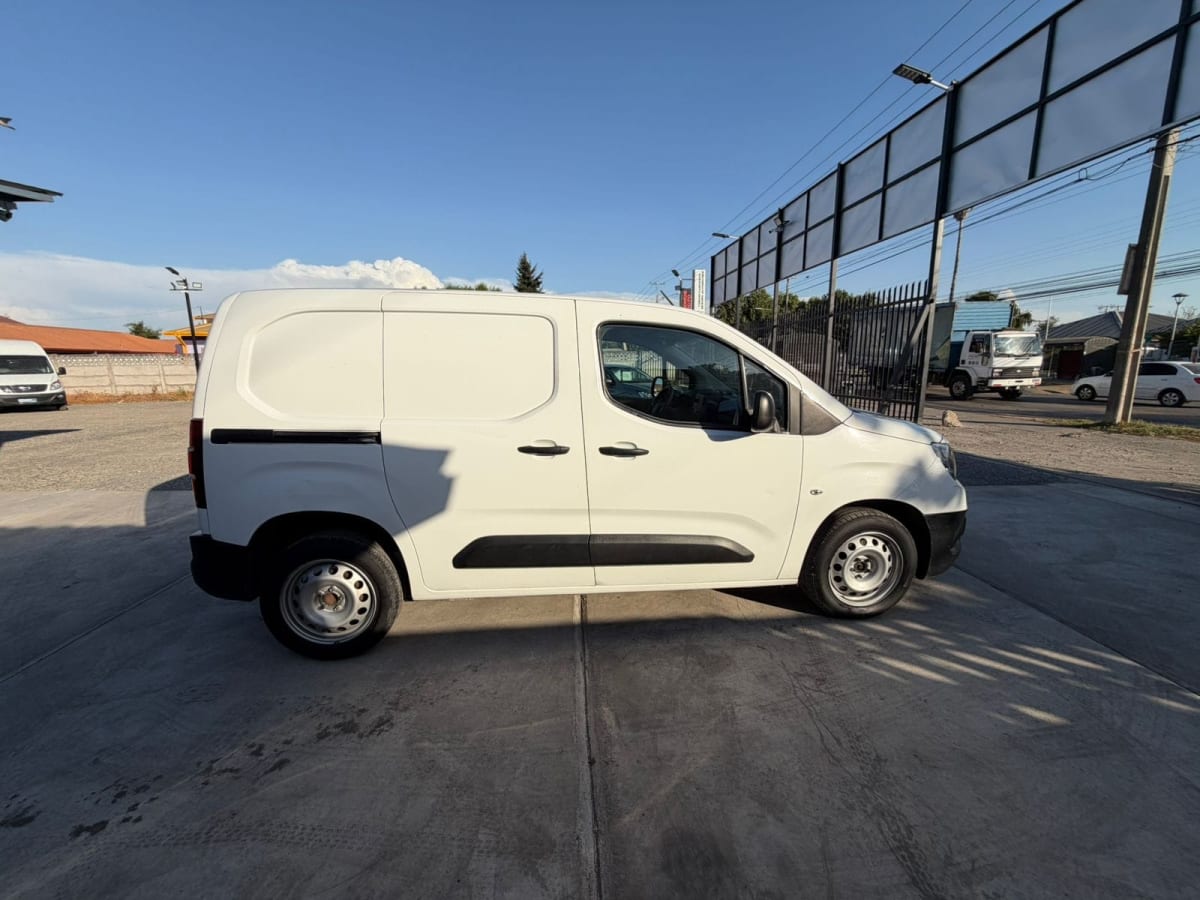 2022 Opel COMBO HDI L1 1.6 2022 Blanco - Miniatura 8