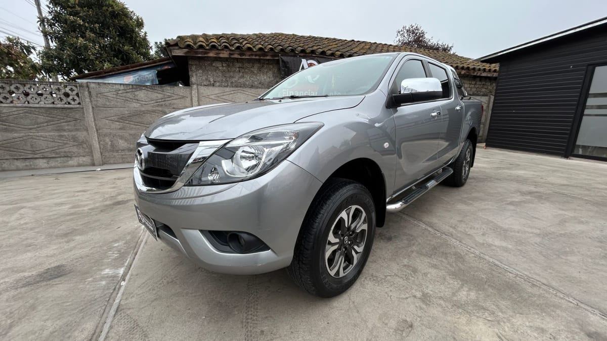 2021 Mazda BT-50 2,2 4X4 MT6 Gris - Miniatura 3