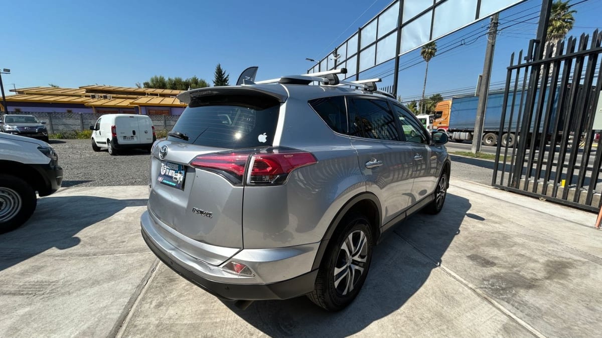2018 Toyota RAV4 2.0 MT Gris - Miniatura 5